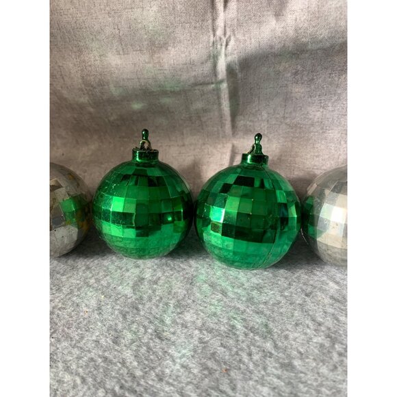 Vintage Bradford Unbreakable Christmas Mirror Ball Ornaments Set Green & Silver - Picture 3 of 5